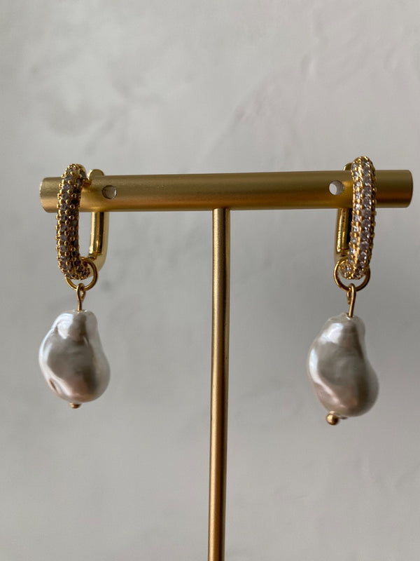 Pearl and Teardrop Crystal Bead Earrings - 9