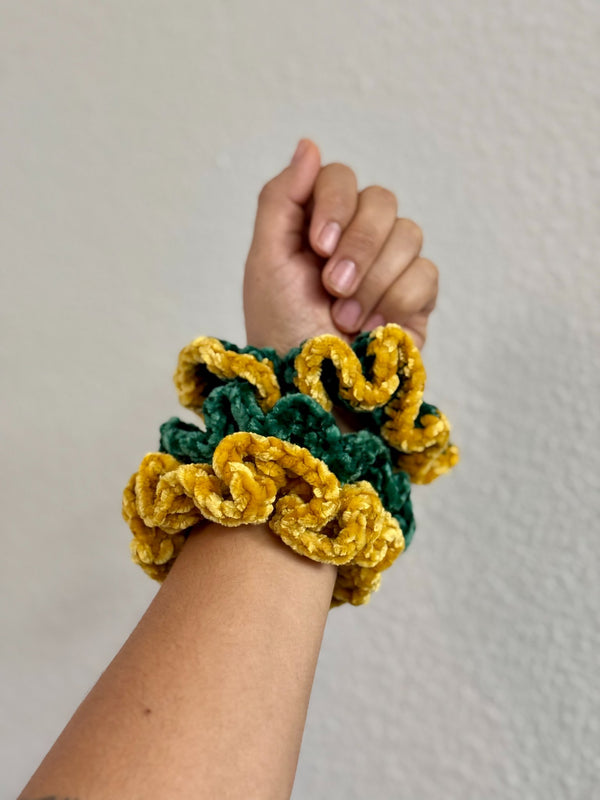 Velvet Crochet Scrunchie - 1