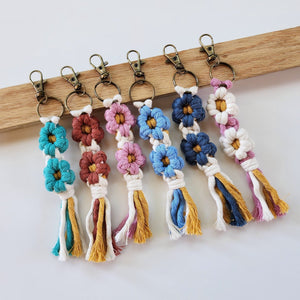 Macrame Daisy Flower Keychain Charm - 1